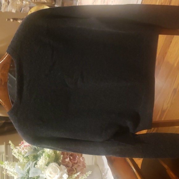 Nwt Tahari cashmere dark gray sweater with pearls buttons - Picture 8 of 12